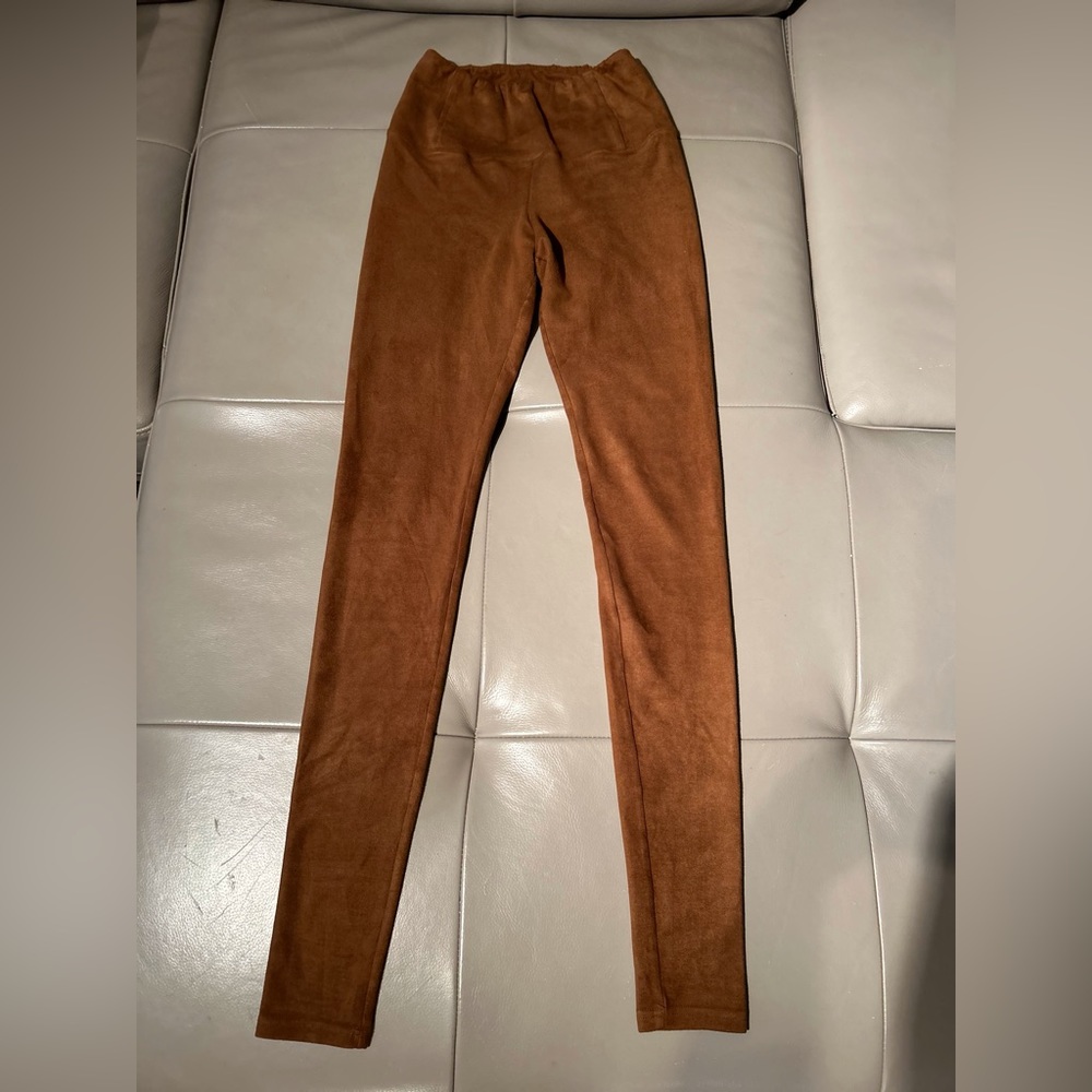 Aritzia Wilfred Free vegan suede leggings